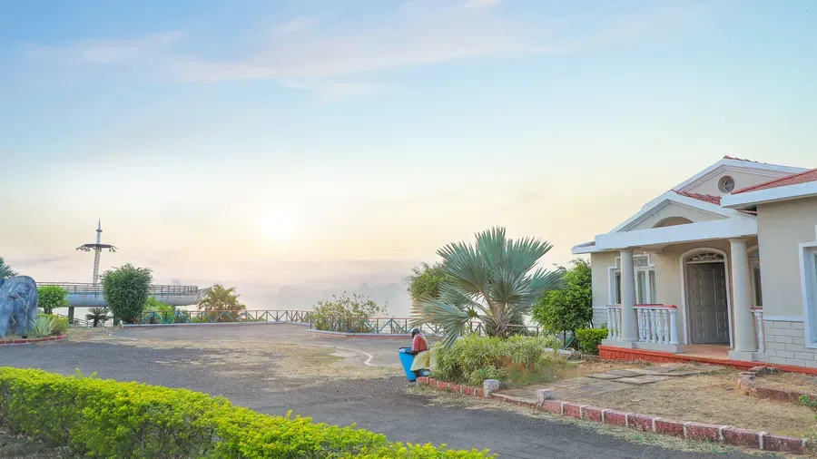 Kohinoor Samudra Beach Resort